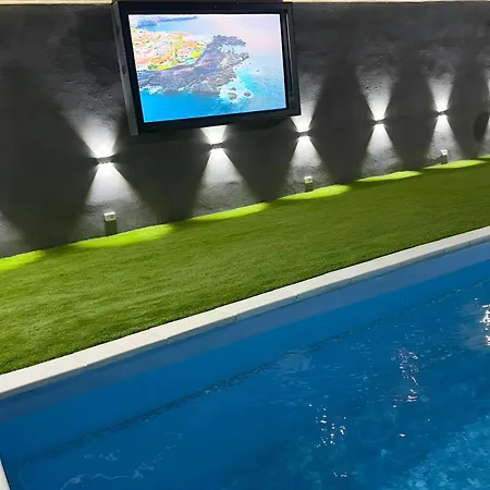 Nicolai Private Pool 20guests